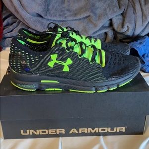 Under Armour slingshot - size 11
